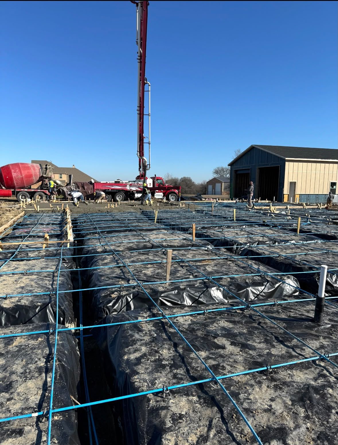 Concrete sidewalk pour